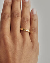 Load image into Gallery viewer, By Charlotte - Beneath The Sea Ring - Gold
