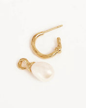 Load image into Gallery viewer, By Charlotte-  Whispers of Tranquility Pearl Hoops
