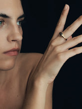Load image into Gallery viewer, Temple of the Sun - Esse Ring Gold
