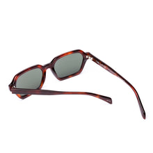 Load image into Gallery viewer, Otis - Metric - Eco Red Tort / Grey Polar
