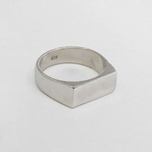Load image into Gallery viewer, Sue The Boy - Wide Rectangle Signet Ring
