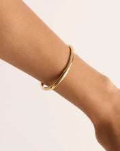 Load image into Gallery viewer, By Charlotte - Lover Cuff - Gold
