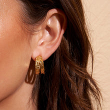 Load image into Gallery viewer, Arms Of Eve - Elodi Hoop Earrings - Gold
