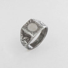 Load image into Gallery viewer, Sue the Boy - Thylacine Signet Ring
