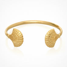 Load image into Gallery viewer, Eleni Shell - Cuff Gold

