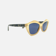 Load image into Gallery viewer, Childe - Infinite - Gloss Ivory Tort / Blue Lens
