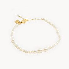 Load image into Gallery viewer, By Charlotte - Lunar Light Pearl Bracelet - Gold
