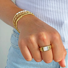 Load image into Gallery viewer, Arms Of Eve - Yang Signet Ring - White/Gold
